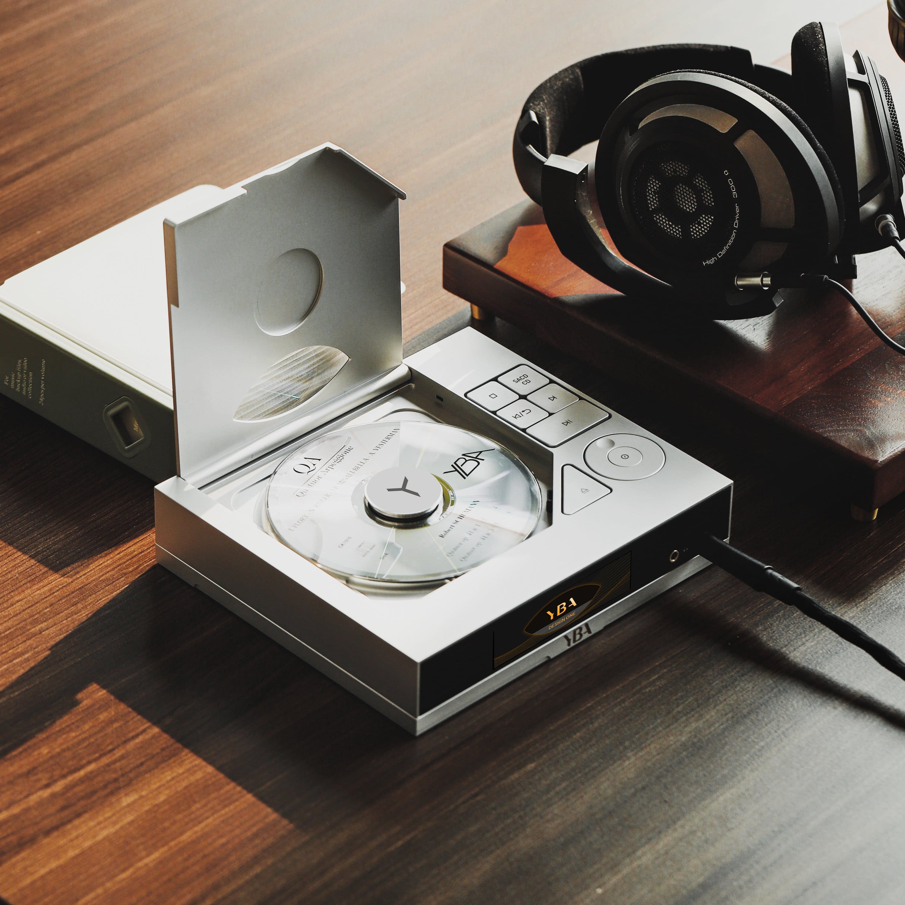 YBA Design One nyitott fedéllel