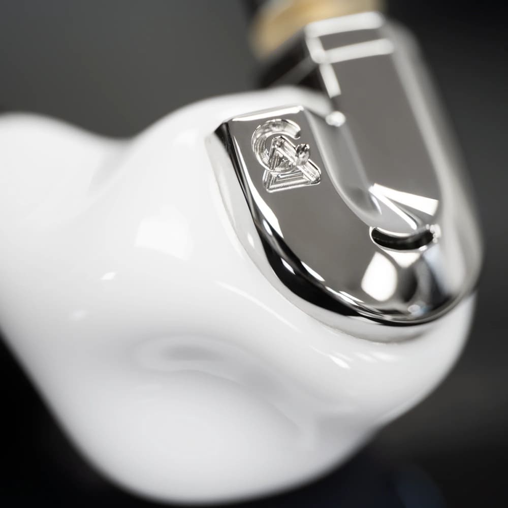 Campfire Audio Bonneville rozsdamentes acél előlapja és hangcsöve