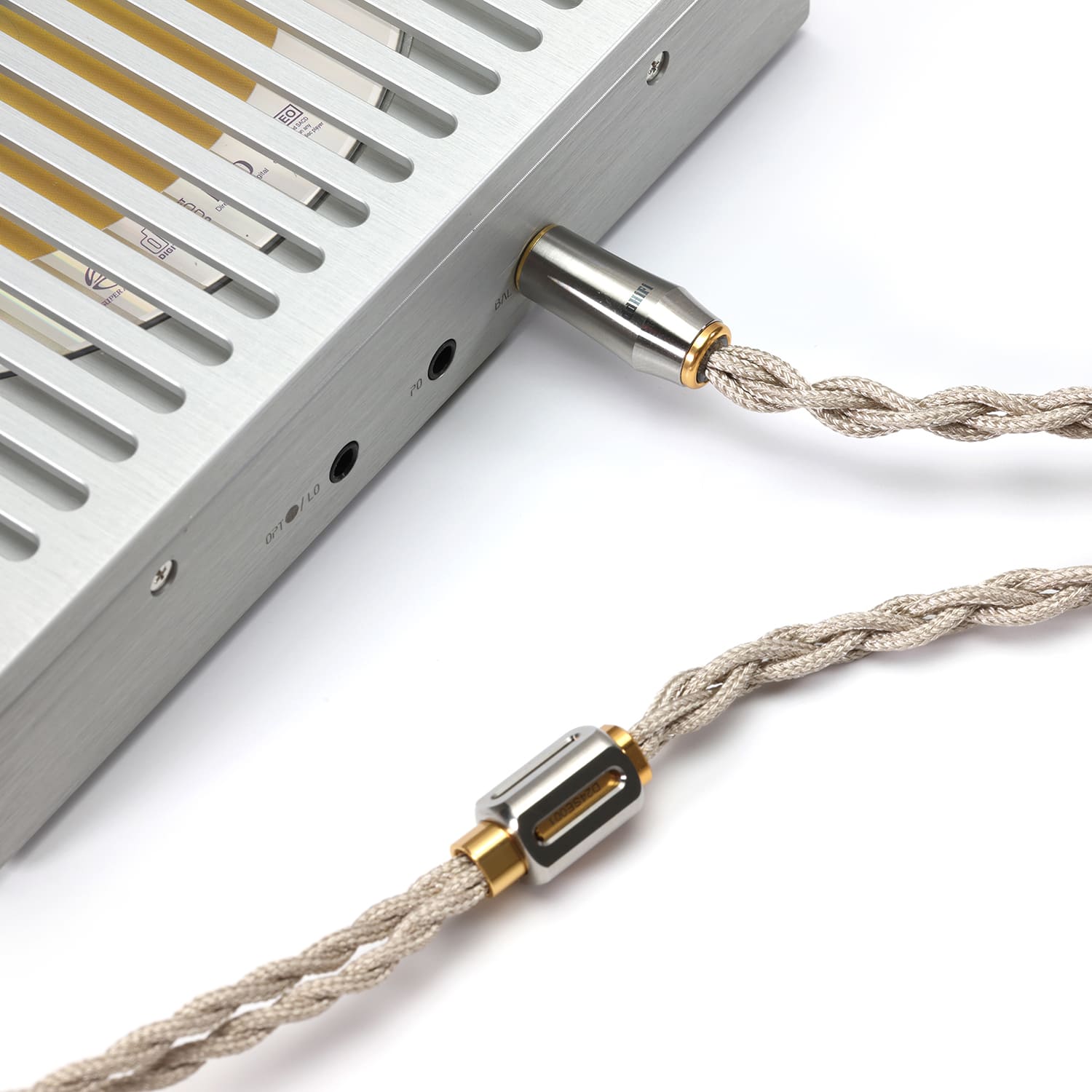 ddHiFi BC130 Net 4,4 mm-es szimmetrikus kimenethez csatlakoztatva