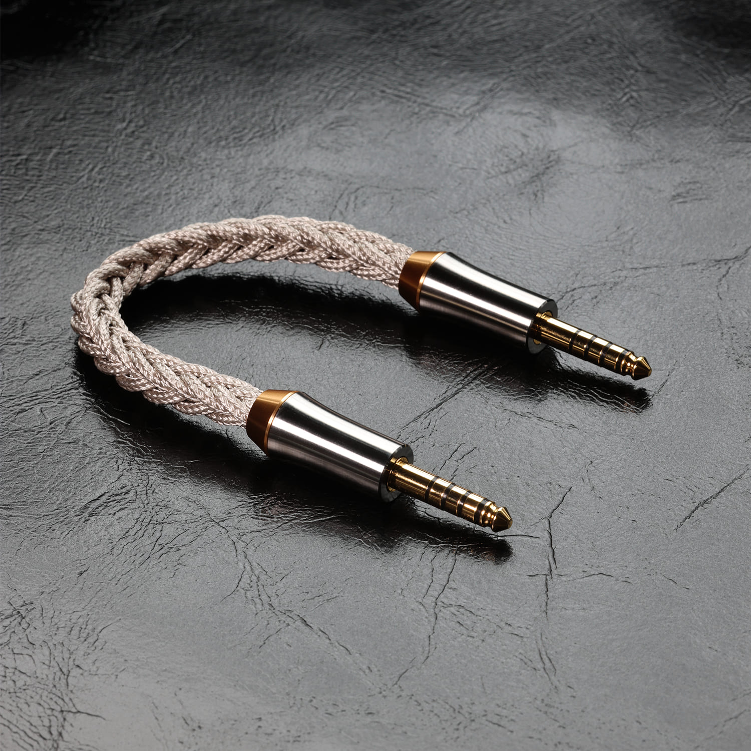 DD HIFI BC44Net titánötvözet dugóházzal és fonott külső borítással