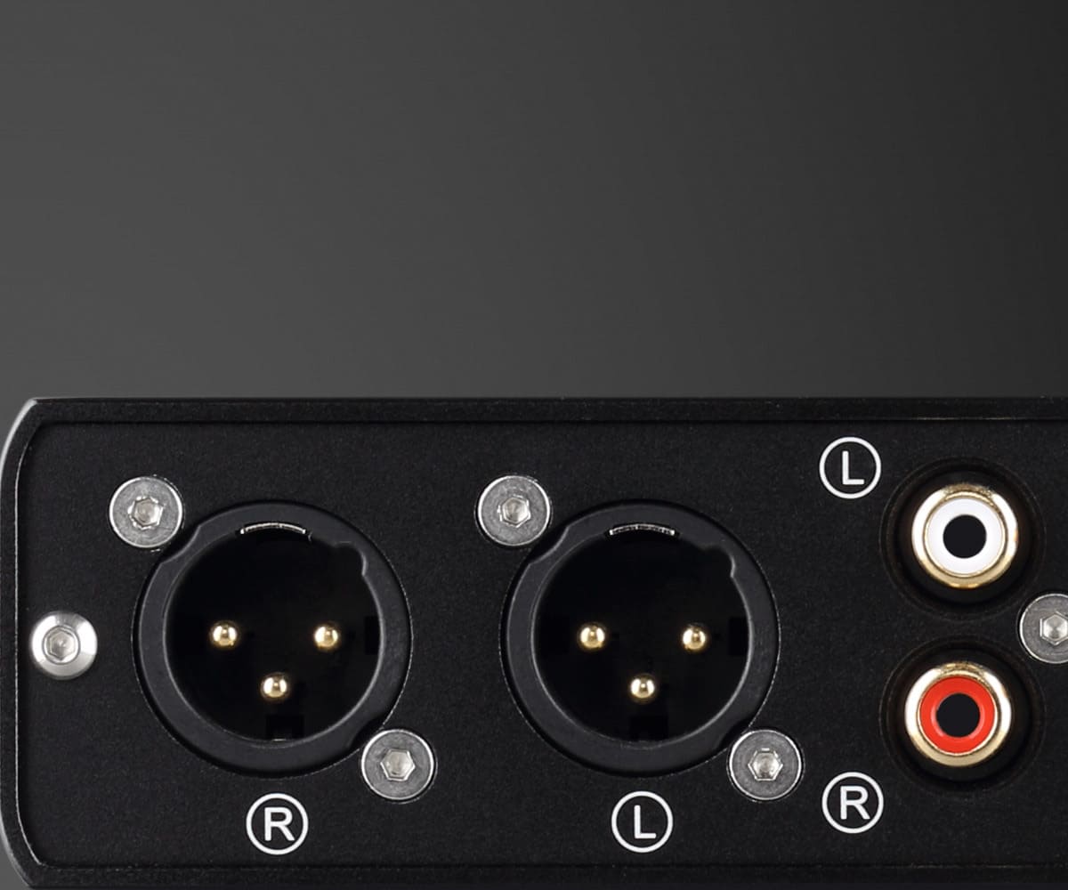 TOPPING E70 VELVET választható RCA és XLR kimenet